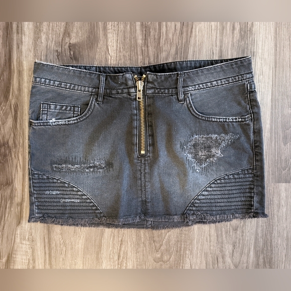 H&M Trish Summerville "The Girl with the Dragon Tattoo" Denim Skirt